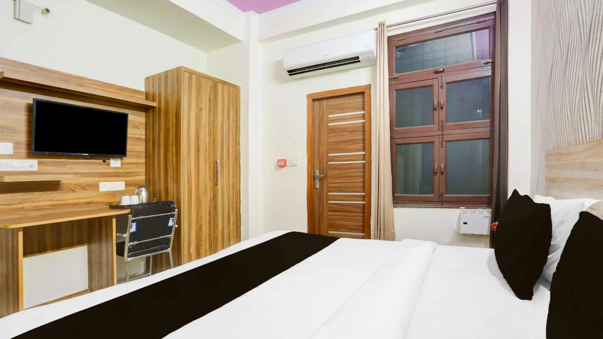 Collection O Sector 4 Gurgaon 호텔