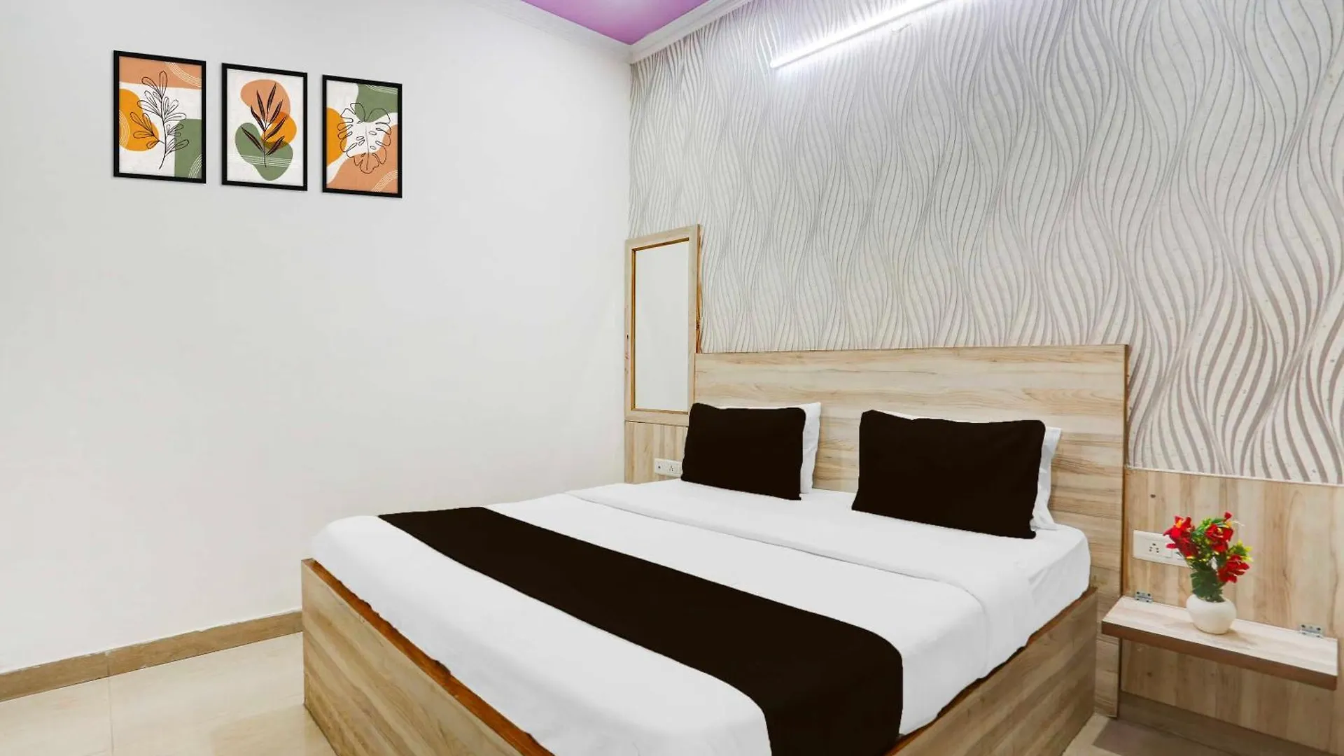 Collection O Sector 4 Gurgaon 호텔 3*,  인도