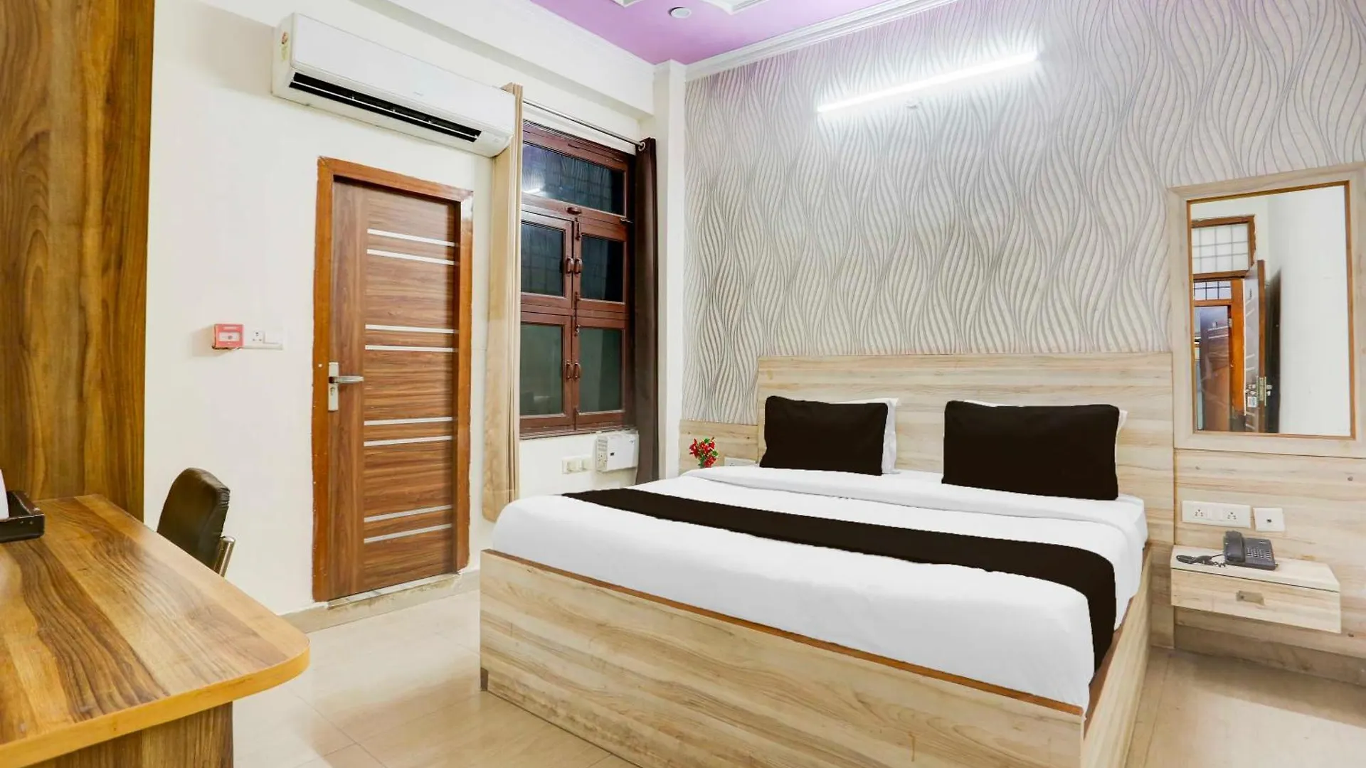 Collection O Sector 4 Gurgaon 호텔